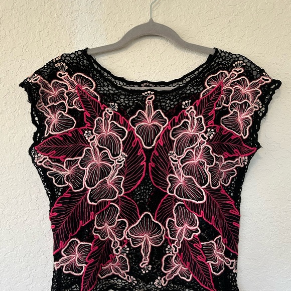 Y2K Black Lace Embroidered Floral Top Pink Leaf Sheer Cap Sleeve, Boho, Coquette - Picture 2 of 5